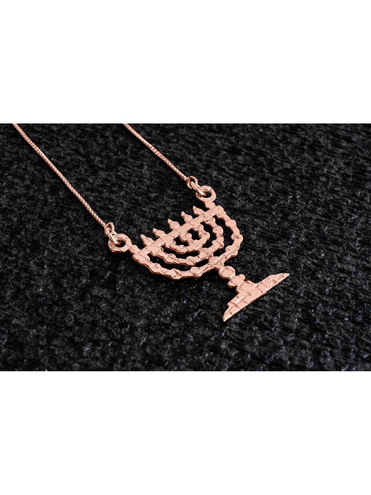 שרשרת חנוכיות שבעת סניפים מזהב לבן, מתנות חתונה יהודיות, ישרא
